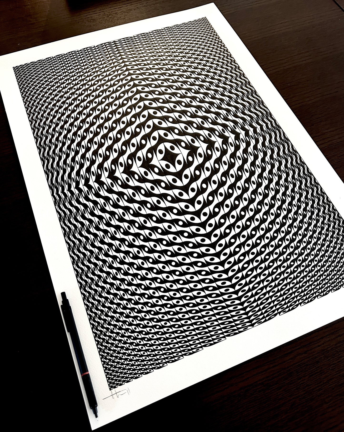 Living in the pupil of 1000 eyes